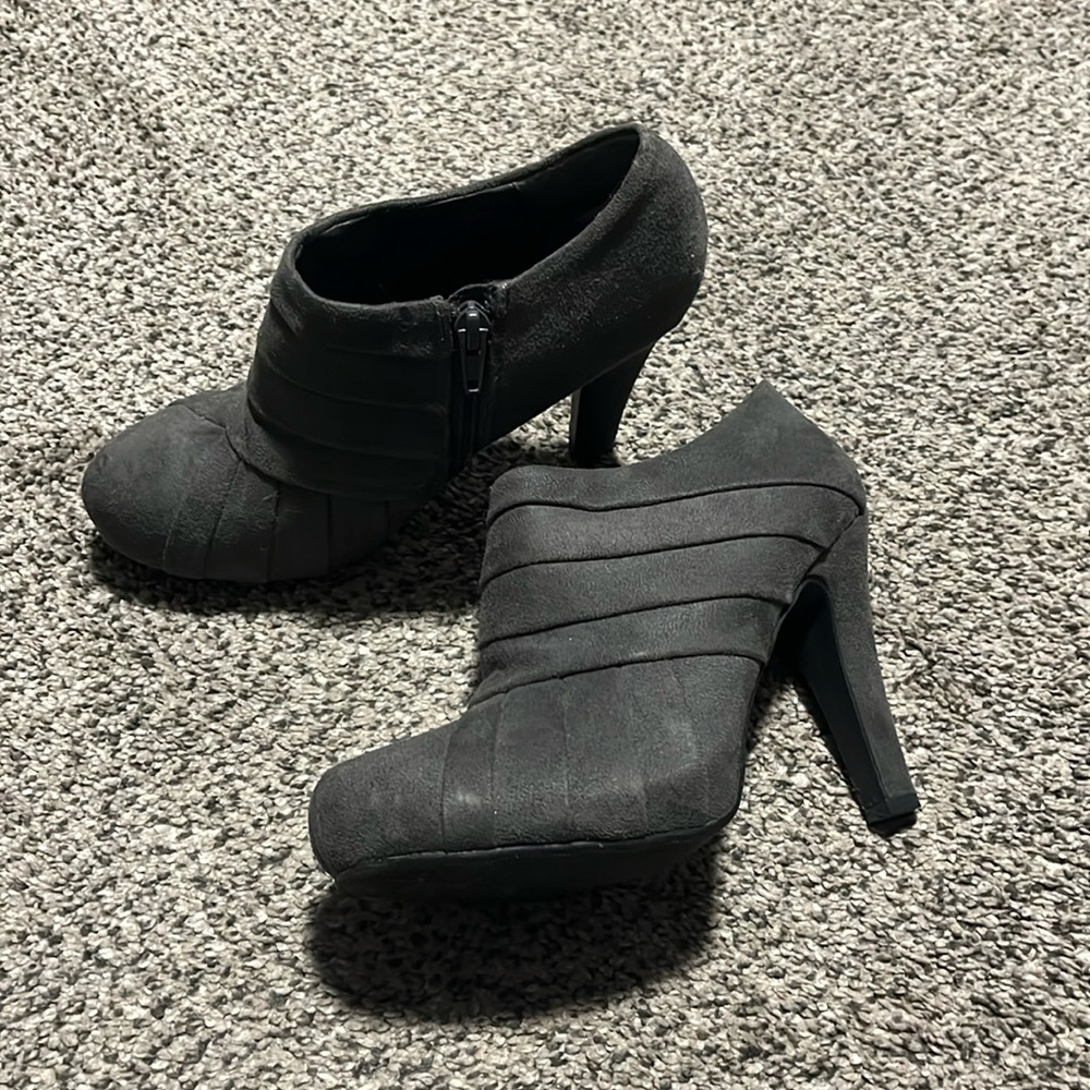 Grey heels. Size 6.5